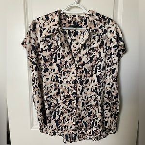 Like new Banana Republic work blouse